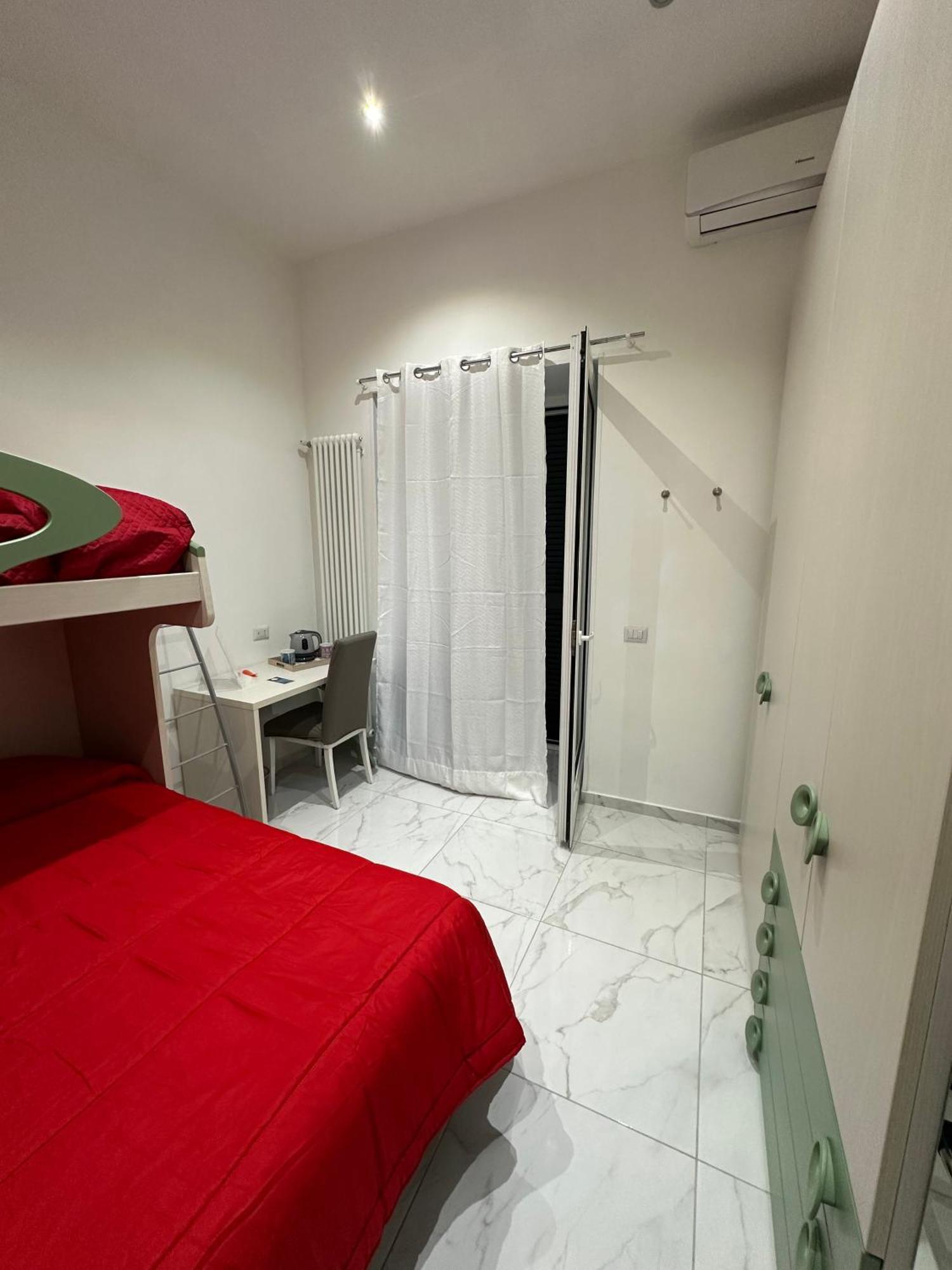 نابولي Santa Chiara Garden View B&B المظهر الخارجي الصورة