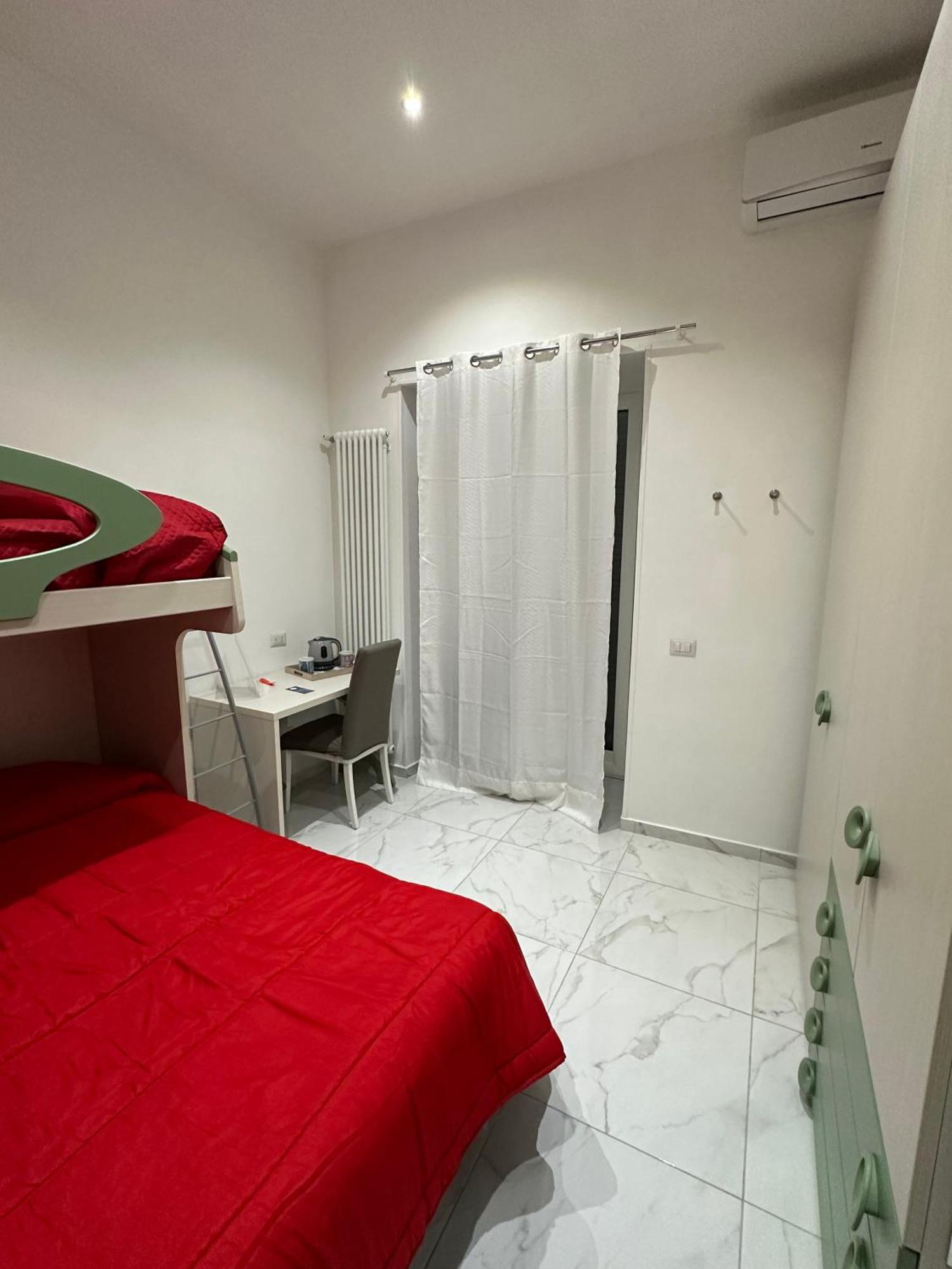 نابولي Santa Chiara Garden View B&B المظهر الخارجي الصورة