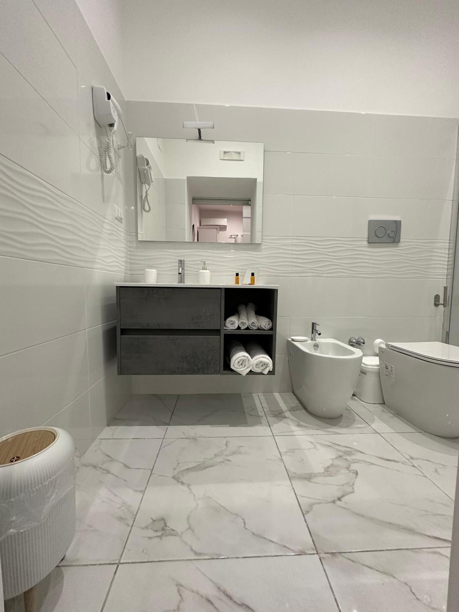 نابولي Santa Chiara Garden View B&B المظهر الخارجي الصورة