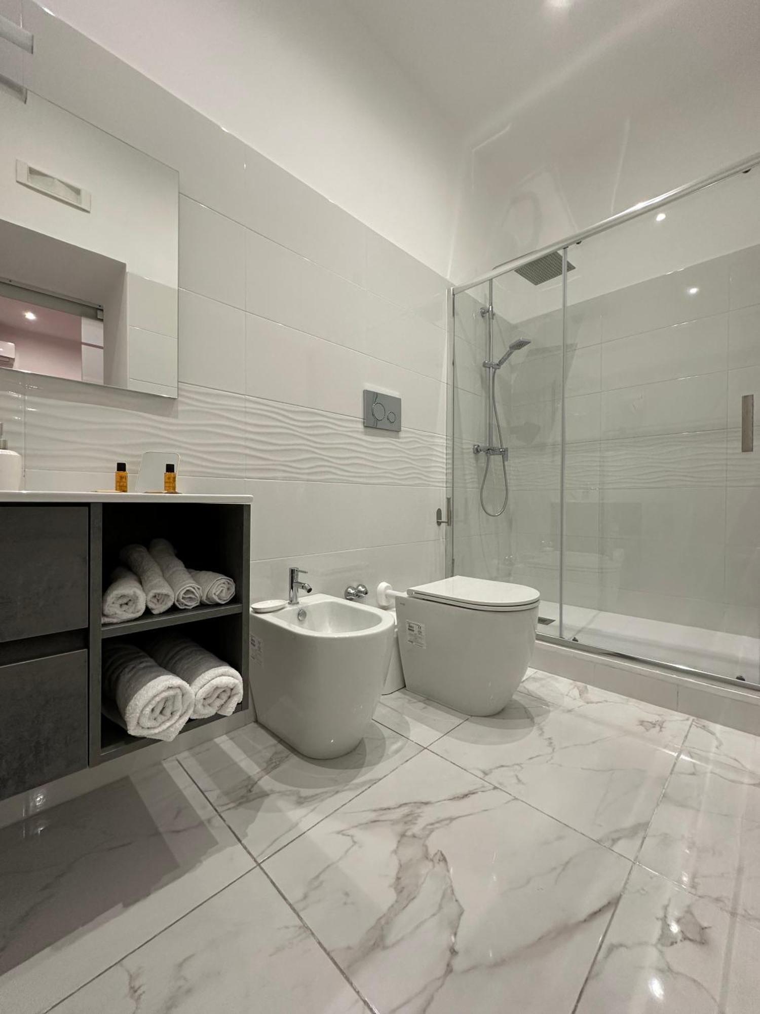 نابولي Santa Chiara Garden View B&B المظهر الخارجي الصورة